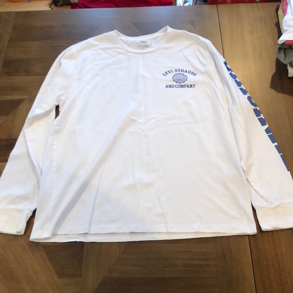 Levi’s longsleeve shirt